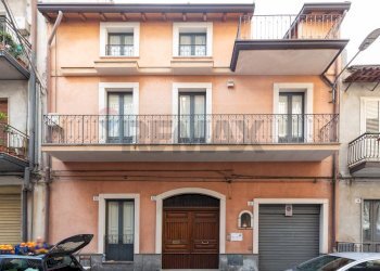 Edificio all\'aperto - Casa indipendente VIA VINCENZO BELLINI
 
42, Paterno - foto 1