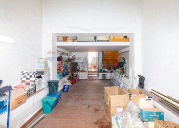 Dispensa di stoccaggio - Casa indipendente VIA VINCENZO BELLINI
 
42, Paterno - foto 19