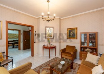 Soggiorno - Casa indipendente VIA VINCENZO BELLINI
 
42, Paterno - foto 26