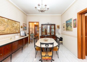 Sala da pranzo - Casa indipendente VIA VINCENZO BELLINI
 
42, Paterno - foto 29