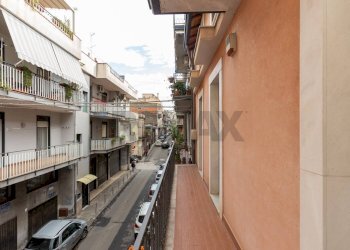 Balcone - Casa indipendente VIA VINCENZO BELLINI
 
42, Paterno - foto 42