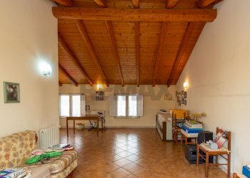 Sala da pranzo - Casa indipendente VIA VINCENZO BELLINI
 
42, Paterno - foto 49