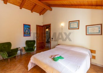 Camera / camera da letto - Casa indipendente VIA VINCENZO BELLINI
 
42, Paterno - foto 59