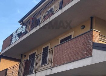 Edificio all\'aperto - Two-room apartment Via Antonio Gramsci
 
89, Gravina di Catania - photo 1