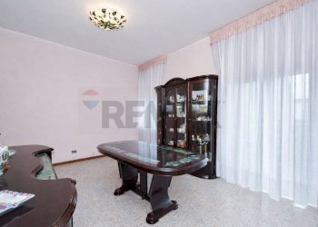 Sala da pranzo - Appartamento Via Giudice
 
18, Catania - foto 3