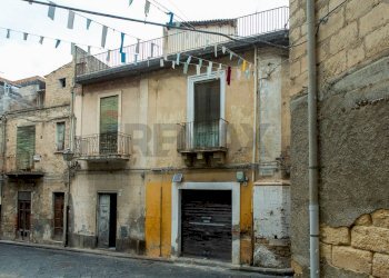 Edificio all\'aperto - Casa semi indipendente Via Alfieri
 
39, Lentini - foto 20