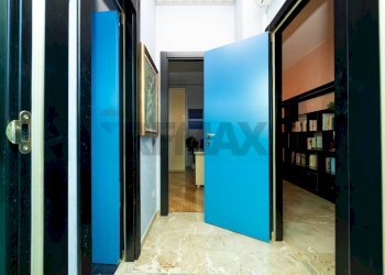 Hall / corridoio - Three-room apartment Via Delle Ande
 
10, Milano - photo 12