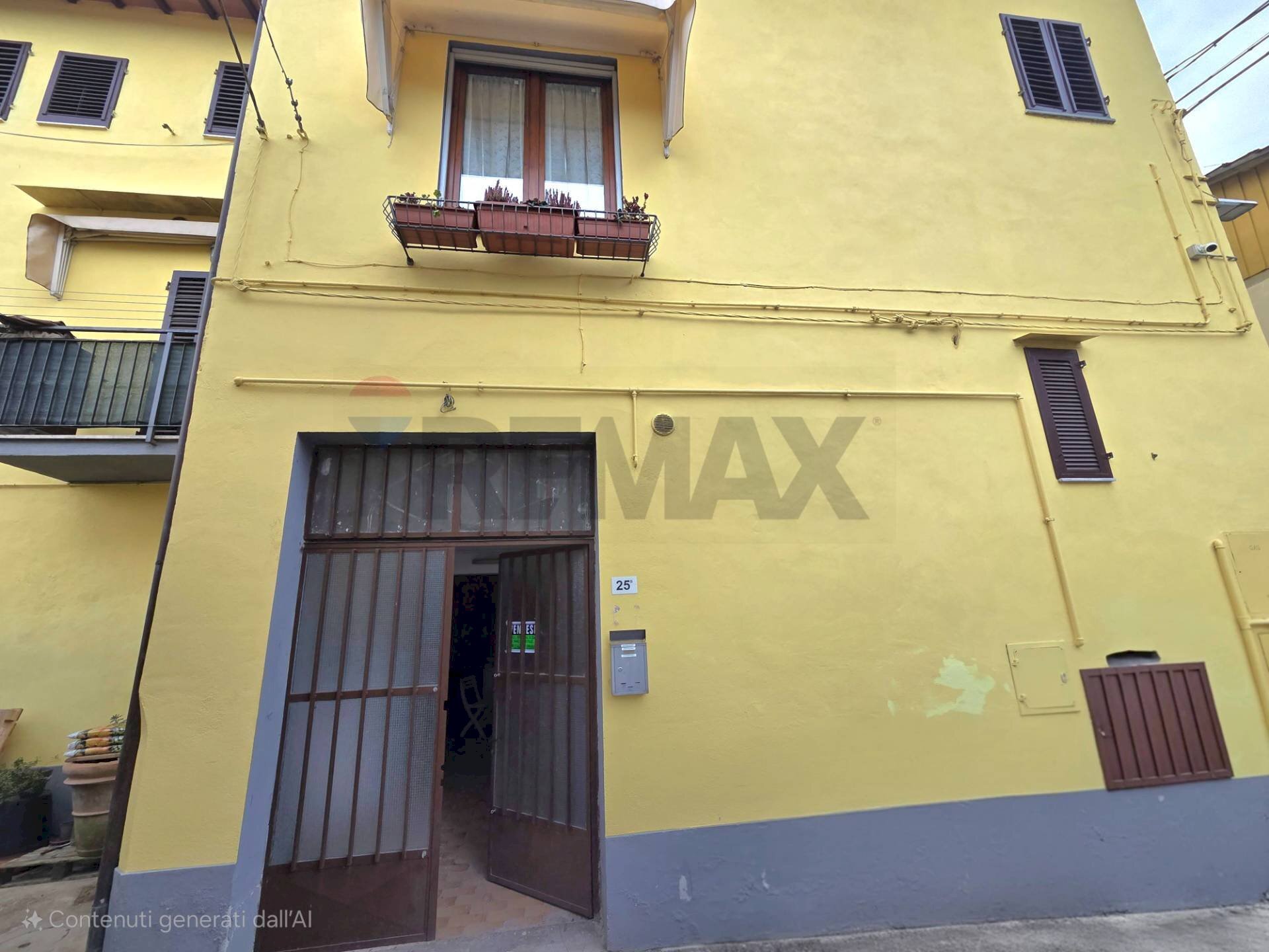 Edificio all\'aperto - Laboratorio San Giovanni Valdarno - foto 1