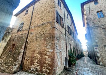 Edificio all\'aperto - Casa semi indipendente VIA DEL PRIORATO n. 8
 
8, Marsciano - foto 5