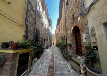 Edificio all\'aperto - Casa semi indipendente VIA DEL PRIORATO n. 8
 
8, Marsciano - foto 32