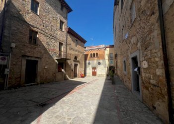 Edificio all\'aperto - Casa semi indipendente VIA DEL PRIORATO n. 8
 
8, Marsciano - foto 35