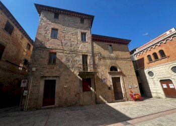 Edificio all\'aperto - Casa semi indipendente VIA DEL PRIORATO n. 8
 
8, Marsciano - foto 49