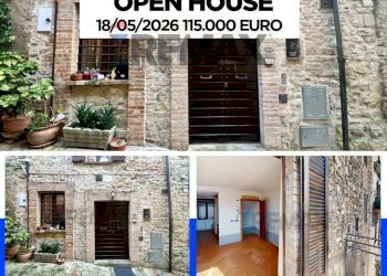 Edificio all\'aperto - Semi-detached house VIA DEL PRIORATO n. 6/8
 
6/8, Marsciano - photo 1