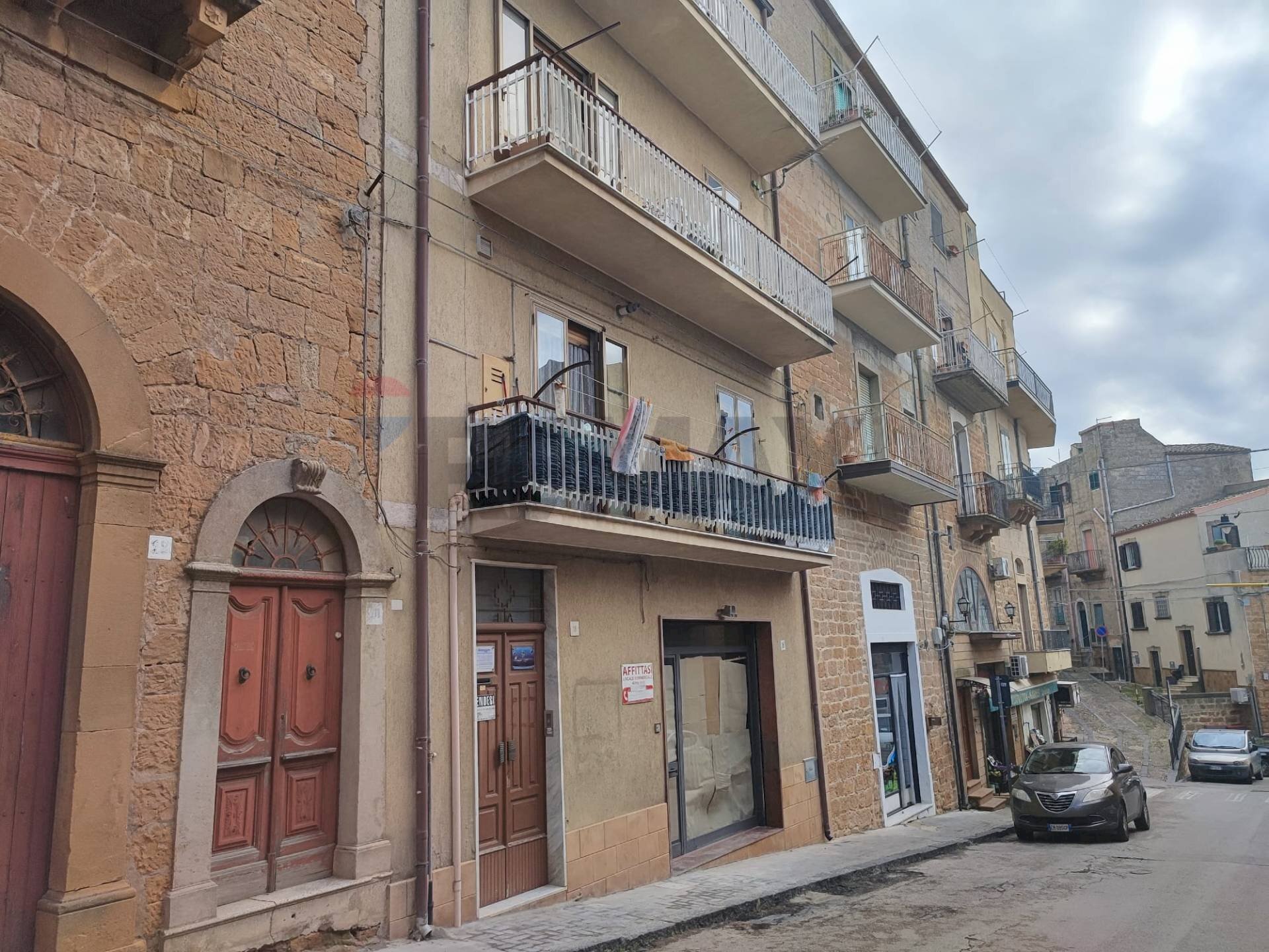 Edificio all\'aperto - Appartamento Via Roma
 
18, Calascibetta - planimetria 1