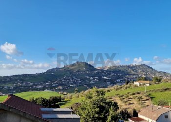 Vista delle montagne - Villa Strada Comunale 89 Suriano
 
s.n.c., Enna - foto 15