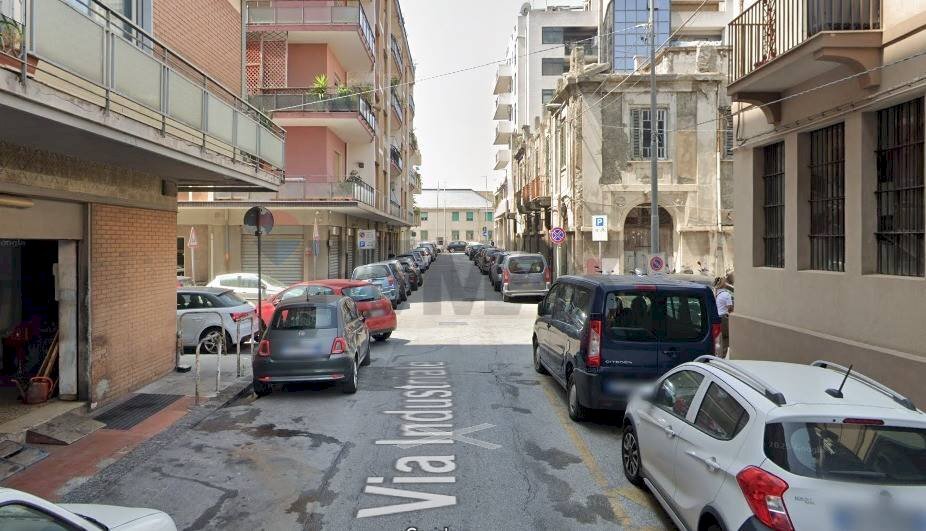 Edificio all\'aperto - Locale Commerciale Via Industriale
 
13, Messina - foto 2