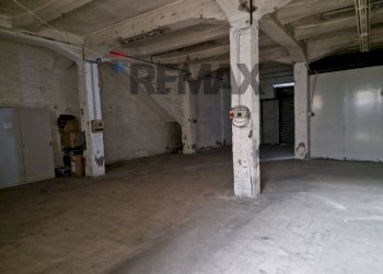 Parcheggio - Locale Commerciale Via Industriale
 
13, Messina - foto 8