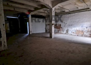 Parcheggio - Locale Commerciale Via Industriale
 
13, Messina - foto 11