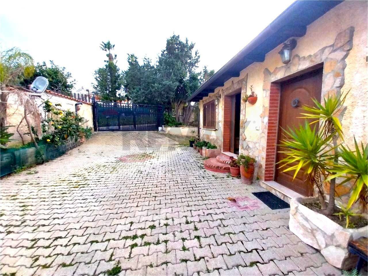 Terrazza - Semi-detached house Contrada Costa Pisone
 
int. 2 piano terra, Augusta - photo 1