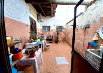 Terrazza - Casa semi indipendente Contrada Costa Pisone
 
int. 2 piano terra, Augusta - foto 11