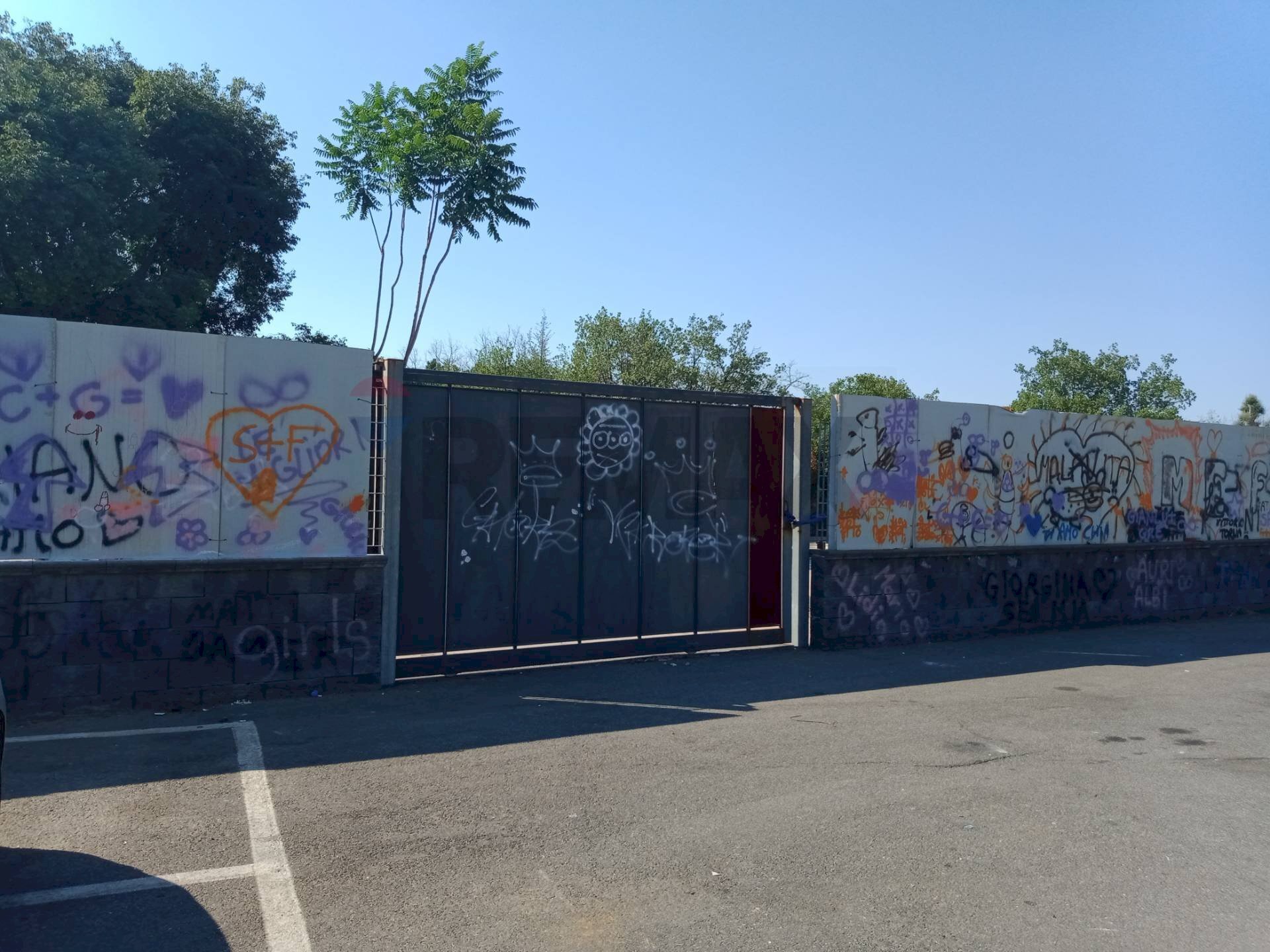 Edificio all\'aperto - Agricultural land Via santissimo crocifisso
 
Snc, San Giovanni la Punta - photo 3