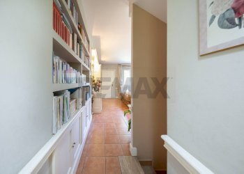 Hall / corridoio - Villa via assisi prima traversa
 
9, Trecastagni - foto 21