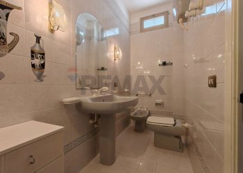 Bagno - Appartamento Via Mozzillo Iaccarino
 
8, Manfredonia - foto 13