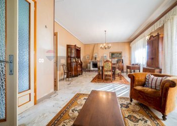 Sala da pranzo - Villa Via Zocche
 
43, Rivarolo del Re ed Uniti - foto 11