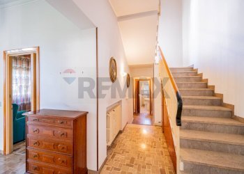 Scale - Villa Via Zocche
 
43, Rivarolo del Re ed Uniti - foto 36