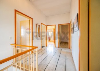 Hall / corridoio - Villa Via Zocche
 
43, Rivarolo del Re ed Uniti - foto 49