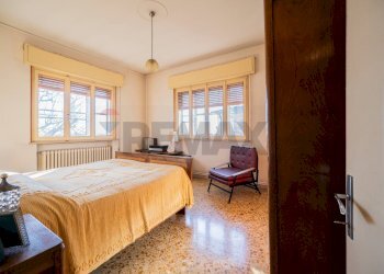 Camera / camera da letto - Villa Via Zocche
 
43, Rivarolo del Re ed Uniti - foto 59