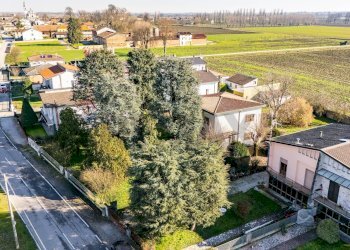 Edificio all\'aperto - Villa Via Zocche
 
43, Rivarolo del Re ed Uniti - foto 87