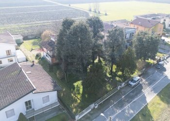 Edificio all\'aperto - Villa Via Zocche
 
43, Rivarolo del Re ed Uniti - foto 96