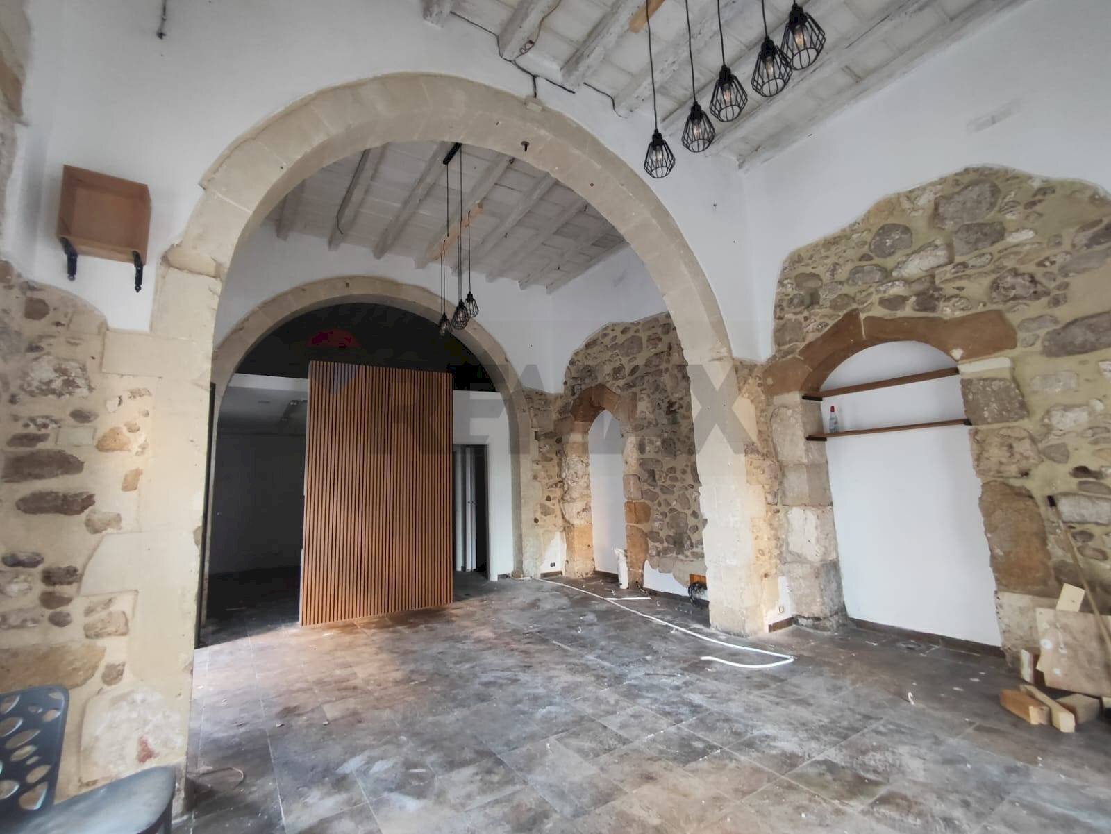 Stanza vuota - Negozio Via Trieste
 
16, Siracusa - foto 2