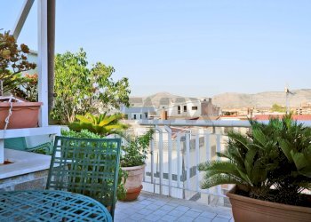 Balcone - Attico via Massimo Troisi
 
28, San Nicola la Strada - foto 1