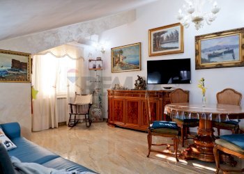 Sala da pranzo - Attico via Massimo Troisi
 
28, San Nicola la Strada - foto 5