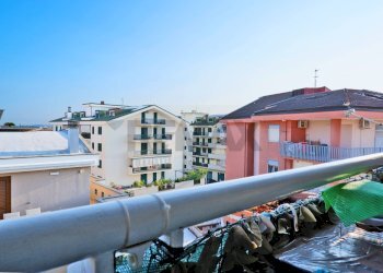 Balcone - Attico via Massimo Troisi
 
28, San Nicola la Strada - foto 14