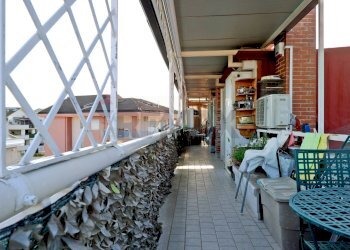 Balcone - Attico via Massimo Troisi
 
28, San Nicola la Strada - foto 15