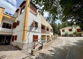 Casa all\'aperto - Bilocale Via Pinete del Pizzalto
 
10, Campo di Giove - foto 1