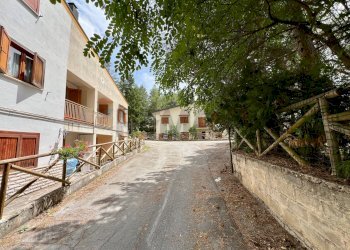 Edificio all\'aperto - Bilocale Via Pinete del Pizzalto
 
10, Campo di Giove - foto 28