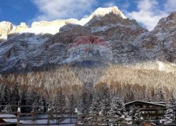 Vista delle montagne - Bilocale Largo delle Poste
 
39, Cortina d'Ampezzo - foto 33