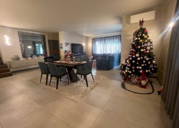 Sala da pranzo - Semi-detached house VIA GERVASINI
 
10/A, Capriolo - photo 3