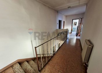 Hall / corridoio - Casa indipendente Endine Gaiano - foto 21