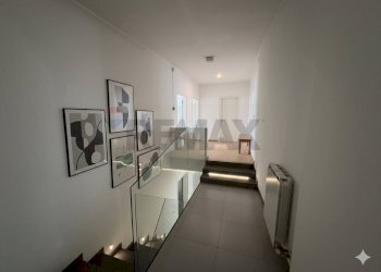 Hall / corridoio - Casa indipendente Endine Gaiano - foto 95