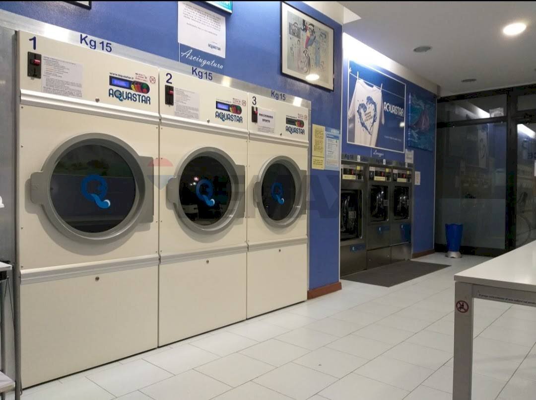 Lavanderia - Attività Commerciale via falcone
74, Ferrara - foto 2