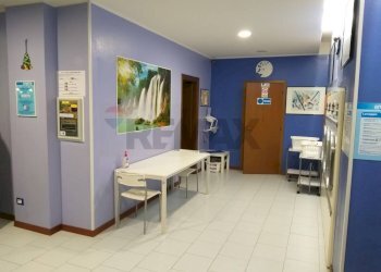 Hall / corridoio - Attività Commerciale via falcone
74, Ferrara - foto 4