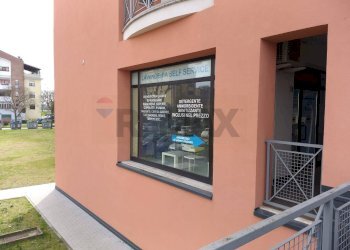 Edificio all\'aperto - Attività Commerciale via falcone
74, Ferrara - foto 9