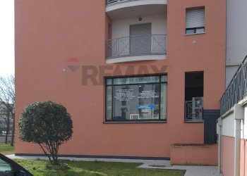 Edificio all\'aperto - Attività Commerciale via falcone
74, Ferrara - foto 12