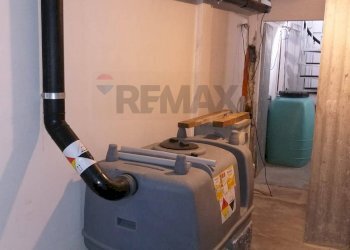 Camera / camera da letto - Attività Commerciale via falcone
74, Ferrara - foto 14