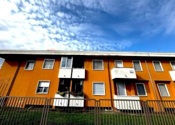 Edificio all\'aperto - Appartamento via circonvallazione
 
24, Momo - foto 1